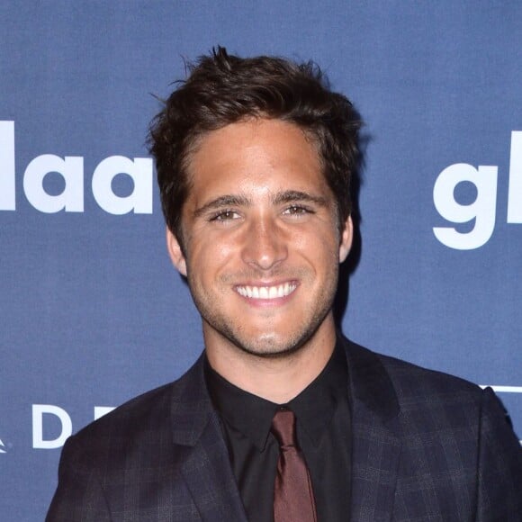 Diego Boneta  à la 27ème soirée annuelle Glaad Media à The Waldorf-Astoria à New York, le 14 mai 2016