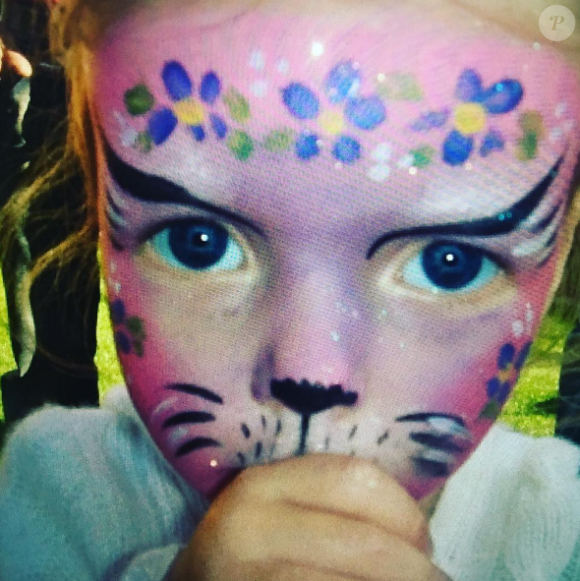 Gwyneth Paltrow fête les douze ans de sa fille Apple, en partageant une photo d'elle à l'âge de deux ans. Photo publiée sur Instagram, le 14 mai 2016