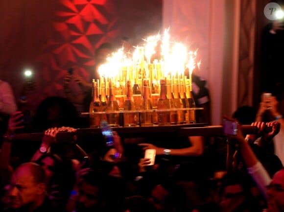 Exclusif - Fontaine de champagne Cristal Roederer - People au nightclub le Gotha à Cannes pendant le 69ème Festival International du Film de Cannes le 15 mai 2016. © Rachid Bellak/Bestimage