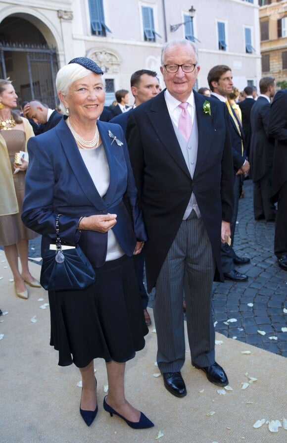 La reine Paola et le roi Albert II de Belgique lors du mariage du prince Amedeo de Belgique et de la princesse Elisabetta le 5 juillet 2014 à Rome.