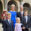 La reine Mathilde de Belgique et le roi Philippe de Belgique avec leurs enfants le prince Emmanuel, la princesse Eléonore et le prince Gabriel lors du mariage du prince Amedeo de Belgique et de la princesse Elisabetta le 5 juillet 2014 à Rome.
