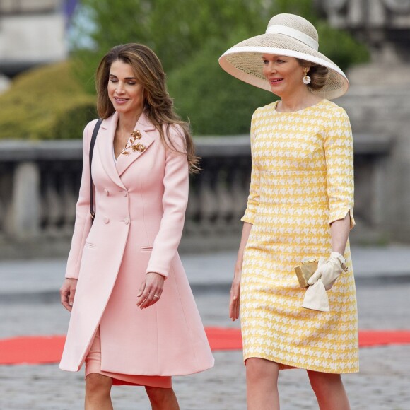 Le roi Abdallah II et la reine Rania de Jordanie sont accueillis au Palais Royal par le roi Philippe et la reine Mathilde de Belgique, pour une réception, à l'occasion d'une visite d'état de trois jours en Belgique. Bruxelles, 18 mai 2016.
