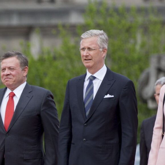 Le roi Abdallah II et la reine Rania de Jordanie sont accueillis au Palais Royal par le roi Philippe et la reine Mathilde de Belgique, pour une réception, à l'occasion d'une visite d'état de trois jours en Belgique. Bruxelles, 18 mai 2016.