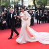 Sonam Kapoor, habillée d'une robe en crêpe de soie et d'une cape en organza de soie Ralph & Russo - Montée des marches du film "Loving" lors du 69ème Festival International du Film de Cannes. Le 16 mai 2016. © Borde-Jacovides-Moreau/Bestimage