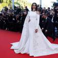 Sonam Kapoor, habillée d'une robe Ralph &amp; Russo - Montée des marches du film "Mal de pierres" lors du 69ème Festival International du Film de Cannes. Le 15 mai 2016. © Borde-Jacovides-Moreau/Bestimage