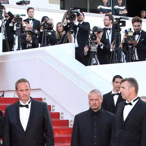 Charlize Theron, habillée d'un costume haute couture Christian Dior et de bijoux Cartier - Montée des marches du film "The Last Face" lors du 69ème Festival International du Film de Cannes. Le 20 mai 2016. © Olivier Borde-Cyril Moreau/Bestimage