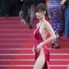Bella Hadid - Montée des marches du film "La fille inconnue" lors du 69ème Festival International du Film de Cannes. Le 18 mai 2016. © Borde-Jacovides-Moreau/Bestimage