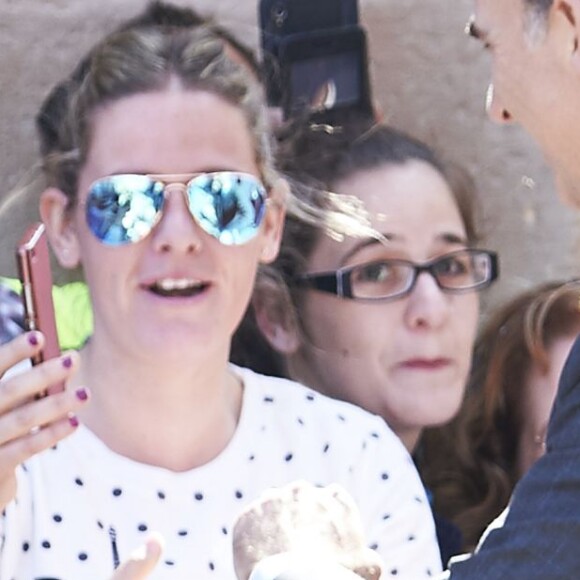 La reine Letizia et le roi Felipe VI d'Espagne en visite à Villanueva de los Infantes en Castille - La Manche le 18 mai 2016 dans le cadre des commémorations des 400 ans de la mort de Cervantes.