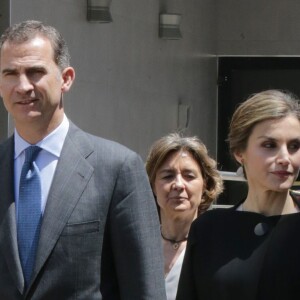 La reine Letizia et le roi Felipe VI ont visité Tomelloso et sa fameuse coopérative vinicole Virgen de las Viñas le 18 mai 2016 dans le cadre des commémorations des 400 ans de la mort de Cervantes.
Le roi Felipe et la reine Letizia visitent la coopérative " de Tomelloso" à Cludad Real le 18 mai 2016. Ensuite ils visitent le village de Tomelioso pour le 4ème centenaire de la mort de Cervantes Felipe and Letizia of Spain visit the 'Virgen de las Vinas' wine cellar during a visit to the village of Tomelloso. Spanish Royals visit the village of Tomelloso in occasion of the IV Centennary of the death of Miguel de Cervantes. May 18, 201618/05/2016 -