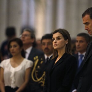 Le roi Felipe VI et la reine Letizia d'Espagne assistent à la cérémonie commémorative en hommage aux victimes du tremblement de terre en Equateur en la cathédrale La Almudena à Madrid. Le 17 mai 2016 © Jack Abuin / Zuma Press / Bestimage