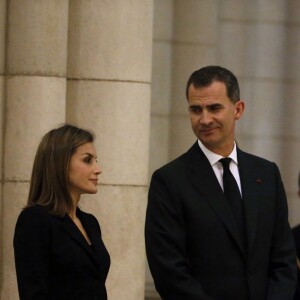 Le roi Felipe VI et la reine Letizia d'Espagne assistent à la cérémonie commémorative en hommage aux victimes du tremblement de terre en Equateur en la cathédrale La Almudena à Madrid. Le 17 mai 2016 © Jack Abuin / Zuma Press / Bestimage