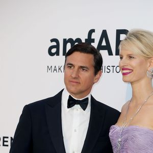 Karolina Kurkova et son mari Archie Drury - Photocall de la soirée "23th edition of AmfAR's Cinema Against AIDS" Gala à l'hôtel de l'Eden Roc au Cap d'Antibes, le 19 mai 2016, lors du 69 ème Festival International du Film de Cannes. © Dominique Jacovides/Bestimage