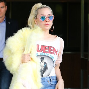 Lady Gaga à la sortie de son domicile à New York. Le 11 mai 2016