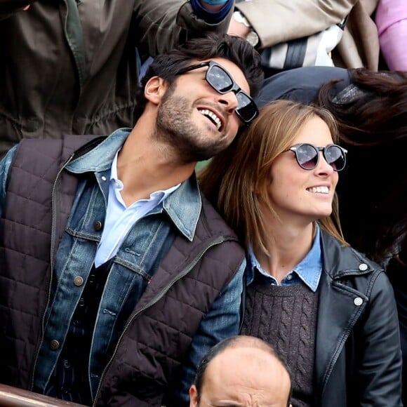 Maxim Nucci (Yodelice) et Isabelle Ithurburu en couple et très complices dans les tribunes des Internationaux de France de tennis de Roland-Garros à Paris le 24 mai 2016 © Dominique Jacovides / Bestimage