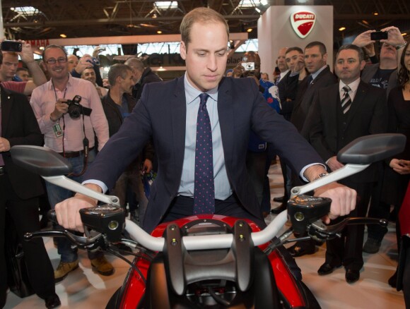 Le prince William, duc de Cambridge, au salon de moto Motorcycle Live à Birmingham le 30 novembre 2013