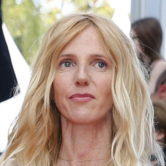 Sandrine Kiberlain - Montée des marches du film "La fille inconnue" lors du 69ème Festival International du Film de Cannes. Le 18 mai 2016. © Borde-Jacovides-Moreau/Bestimage