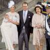 Le prince Oscar, la princesse Victoria de Suède, le prince Daniel, la reine Silvia, le roi Carl Gustav - Baptême du prince Oscar de Suède à Stockholm en Suède le 27 mai 2016.