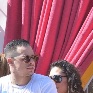 Jennifer Lopez et son compagnon Casper Smart s'amusent au Beachclub 'Carnival Del Sol' à Las Vegas , le 29 mai 2016