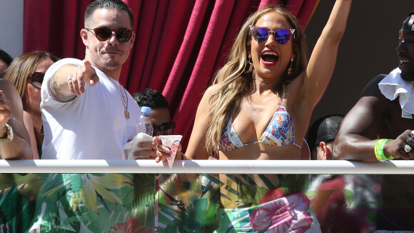 Jennifer Lopez déchaînée avec Casper Smart : La bombe enflamme sa pool-party