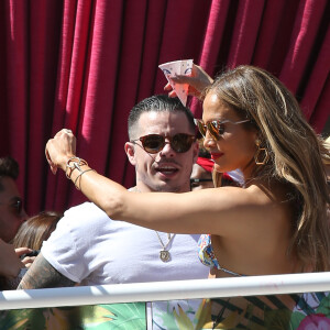 Jennifer Lopez et son compagnon Casper Smart s'amusent au Beachclub 'Carnival Del Sol' à Las Vegas , le 29 mai 2016