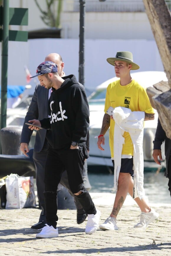Exclusif - Justin Bieber et ses amis quittent Monaco, le 30 mai 2016