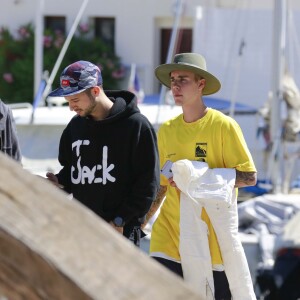 Exclusif - Justin Bieber et ses amis quittent Monaco, le 30 mai 2016