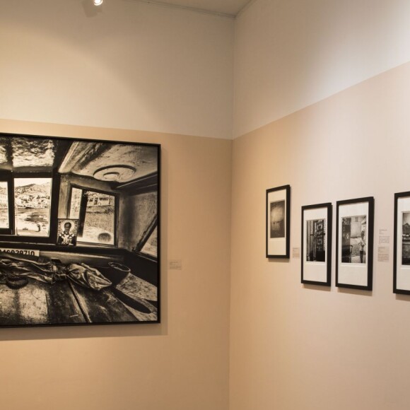 Exclusif - Illustration - Vernissage de l'exposition "Ames Grecques" de Nikos Aliagas à la galerie Photo 12 à Paris, au profit de l'International Foundation for Greece. Le 26 mai 2016 © Olivier Borde / Bestimage