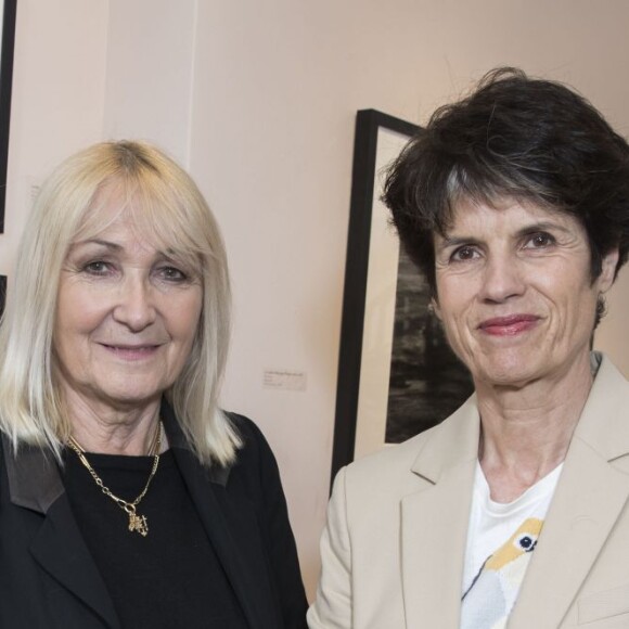 Exclusif - Julie Leclerc et Valérie-Anne Giscard d'Estaing - Vernissage de l'exposition "Ames Grecques" de Nikos Aliagas à la galerie Photo 12 à Paris, au profit de l'International Foundation for Greece. Le 26 mai 2016 © Olivier Borde / Bestimage