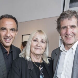 Exclusif - Nikos Aliagas, Julie et son mari Gérard Leclerc - Vernissage de l'exposition "Ames Grecques" de Nikos Aliagas à la galerie Photo 12 à Paris, au profit de l'International Foundation for Greece. Le 26 mai 2016 © Olivier Borde / Bestimage