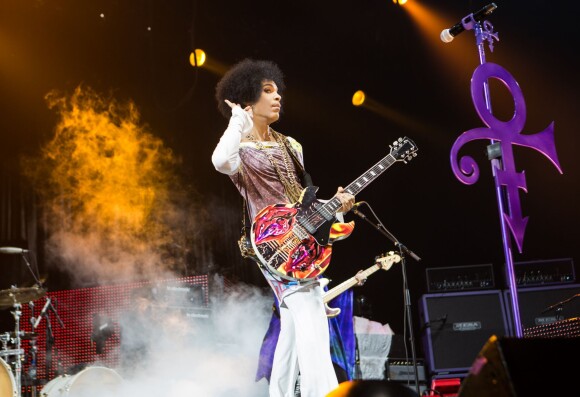 Le chanteur Prince en concert à Manchester. Le 16 mai 2014