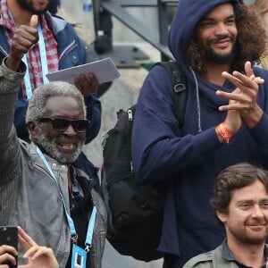 Joakim Noah et son grand-père Zacharie Noah à la finale dames aux internationaux de France de Roland-Garros à Paris le 3 juin 2016. © Moreau - Jacovides / Bestimage