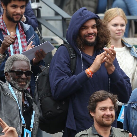 Joakim Noah et son grand-père Zacharie Noah à la finale dames aux internationaux de France de Roland-Garros à Paris le 3 juin 2016. © Moreau - Jacovides / Bestimage