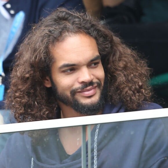 Joakim Noah et son grand-père Zacharie Noah à la finale dames aux internationaux de France de Roland-Garros à Paris le 3 juin 2016. © Moreau - Jacovides / Bestimage