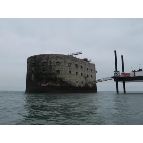 EnjoyPhoenix dévoile les coulisses de son aventure dans Fort Boyard dans un Vlog