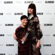 Erin O'Connor et Sandra Choi (créatrice d'accessoires de l'année) assistent aux Glamour Women of the Year Awards aux Berkeley Square Gardens. Londres, le 7 juin 2016.