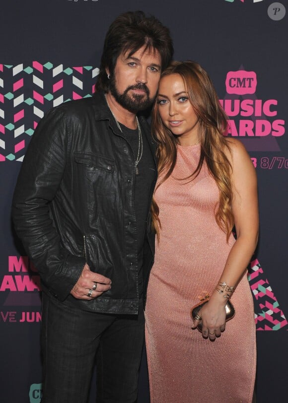 Billy Ray Cyrus et Brandi Cyrus à la soirée CMT Music Awards à Bridgestone Arena à Nashville, le 8 juin 2016