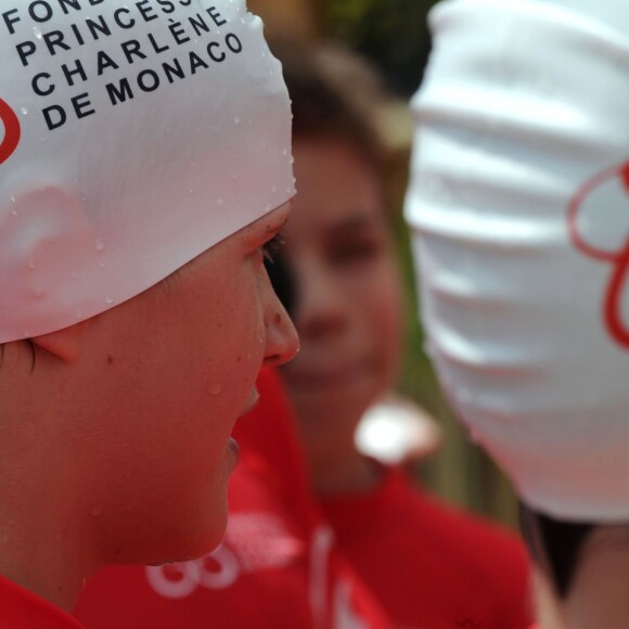 Exclusif - La princesse Charlene de Monaco et sa Fondation organisaient le 6 juin 2016 sur la plage du Larvotto une nouvelle journée d'action du programme Water Safety pour la prévention de la noyade, avec l'aide de grands champions comme Alain Bernard et Pierre Frolla. © Bruno Bebert / Pool restreint Monaco / Bestimage - Crystal - Visual