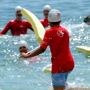 Exclusif - La princesse Charlene de Monaco et sa Fondation organisaient le 6 juin 2016 sur la plage du Larvotto une nouvelle journée d'action du programme Water Safety pour la prévention de la noyade, avec l'aide de grands champions comme Alain Bernard et Pierre Frolla. © Bruno Bebert / Pool restreint Monaco / Bestimage - Crystal - Visual