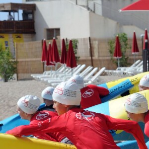 Exclusif - La princesse Charlene de Monaco et sa Fondation organisaient le 6 juin 2016 sur la plage du Larvotto une nouvelle journée d'action du programme Water Safety pour la prévention de la noyade, avec l'aide de grands champions comme Alain Bernard et Pierre Frolla. © Bruno Bebert / Pool restreint Monaco / Bestimage - Crystal - Visual