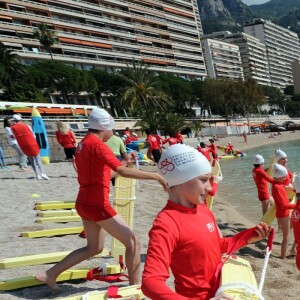 Exclusif - La princesse Charlene de Monaco et sa Fondation organisaient le 6 juin 2016 sur la plage du Larvotto une nouvelle journée d'action du programme Water Safety pour la prévention de la noyade, avec l'aide de grands champions comme Alain Bernard et Pierre Frolla. © Bruno Bebert / Pool restreint Monaco / Bestimage - Crystal - Visual