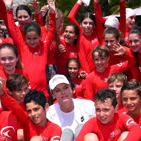 Exclusif - La princesse Charlene de Monaco et sa Fondation organisaient le 6 juin 2016 sur la plage du Larvotto une nouvelle journée d'action du programme Water Safety pour la prévention de la noyade, avec l'aide de grands champions comme Alain Bernard et Pierre Frolla. © Bruno Bebert / Pool restreint Monaco / Bestimage - Crystal - Visual