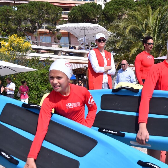 Exclusif - La princesse Charlene de Monaco et sa Fondation organisaient le 6 juin 2016 sur la plage du Larvotto une nouvelle journée d'action du programme Water Safety pour la prévention de la noyade, avec l'aide de grands champions comme Alain Bernard et Pierre Frolla. © Bruno Bebert / Pool restreint Monaco / Bestimage - Crystal - Visual