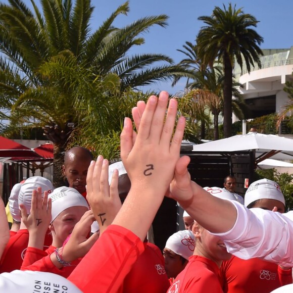 Exclusif - La princesse Charlene de Monaco et sa Fondation organisaient le 6 juin 2016 sur la plage du Larvotto une nouvelle journée d'action du programme Water Safety pour la prévention de la noyade, avec l'aide de grands champions comme Alain Bernard et Pierre Frolla. © Bruno Bebert / Pool restreint Monaco / Bestimage - Crystal - Visual