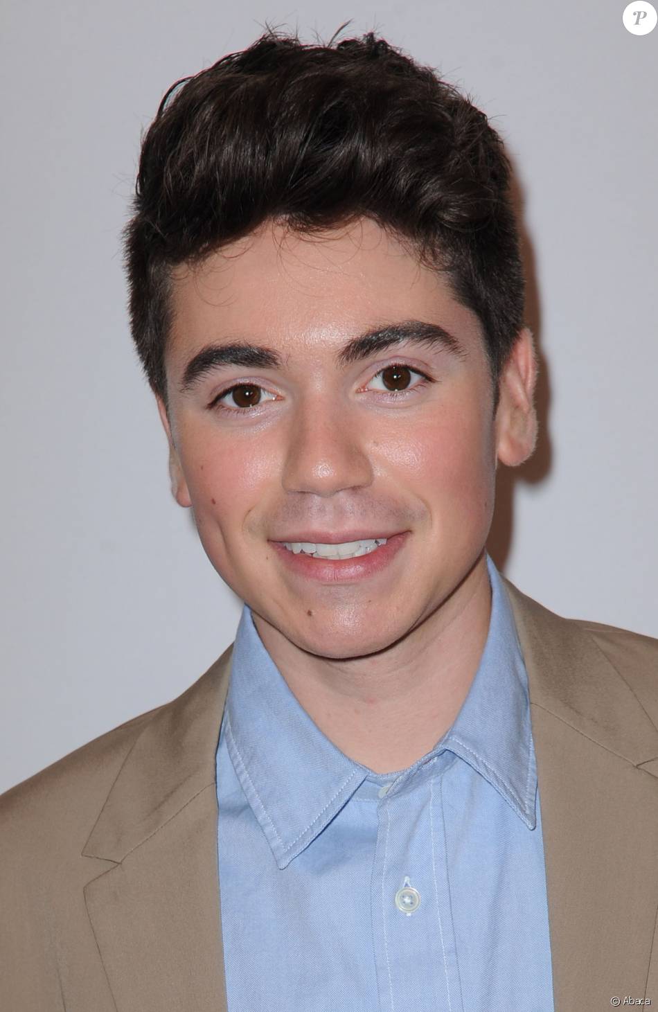 Next photo of Noah Galvin