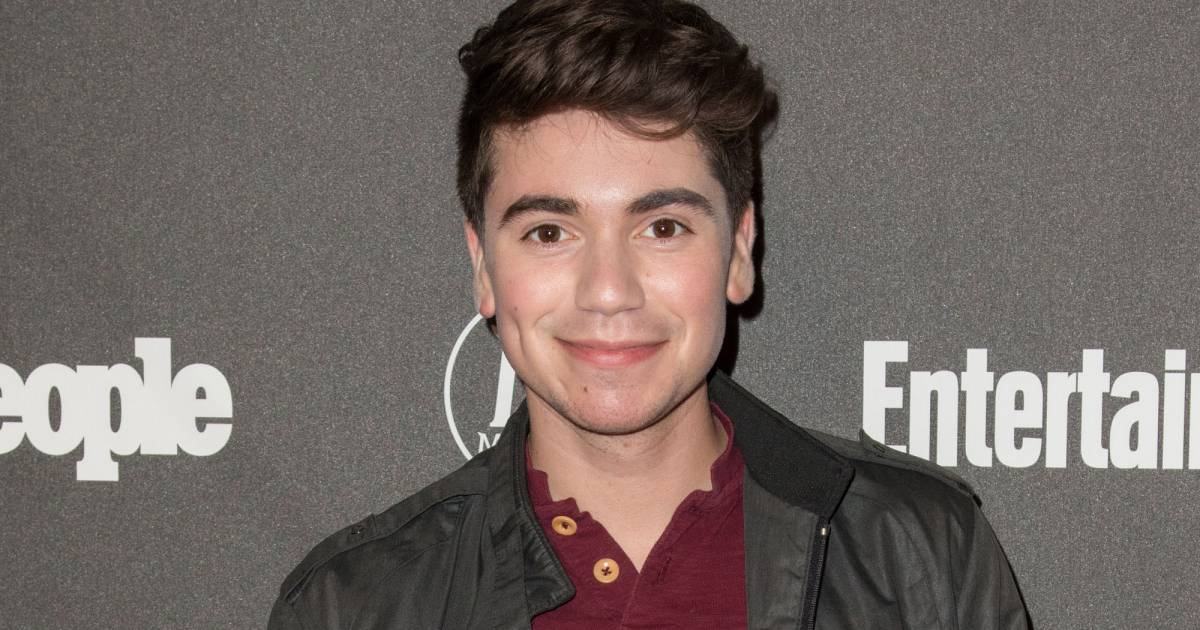 Noah Galvin age