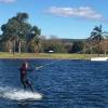 Marine Lorphelin en vacances avec son chéri en Australie, juin 2016. Initiation au wakeboard pour la jeune femme.