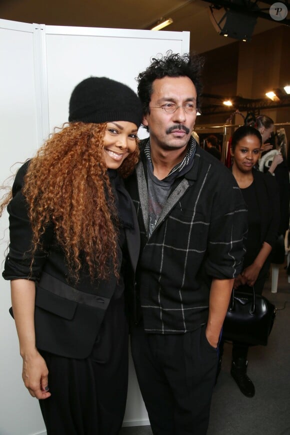 Janet Jackson et Haider Ackermann au défilé de mode prêt-à-porter "Haider Ackermann", collection automne-hiver 2016/2017, à Paris. Le 5 mars 2016