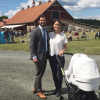 Le prince Carl Philip de Suède, la princesse Sofia et le prince Alexander en poussette lors de la journée de Stenhammar, photo Instagram de la cour suédoise le 13 juin 2016.