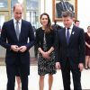 Le prince William et son épouse Kate Middleton, à l'ambassade des Etats-Unis, à Londres, pour signer le livre de condoléances en hommages aux victimes de l'attentat d'Orlando, le 13 juin 2016.