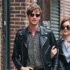 Dakota Johnson et son compagnon Matthew Hitt se promènent en amoureux dans les rues de New York. Le 3 mai 2016